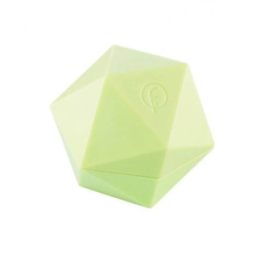 Floramar lip moisturizer with apple fruit flavor - 9.0 grams