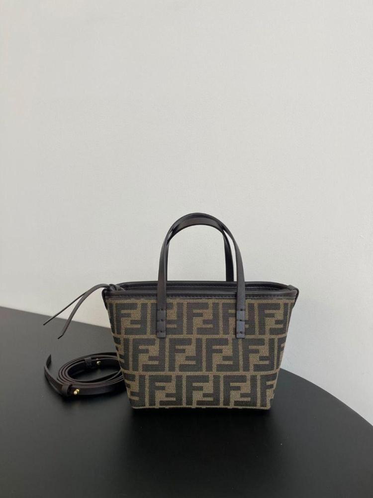 شنط فيندي برايانا 571702