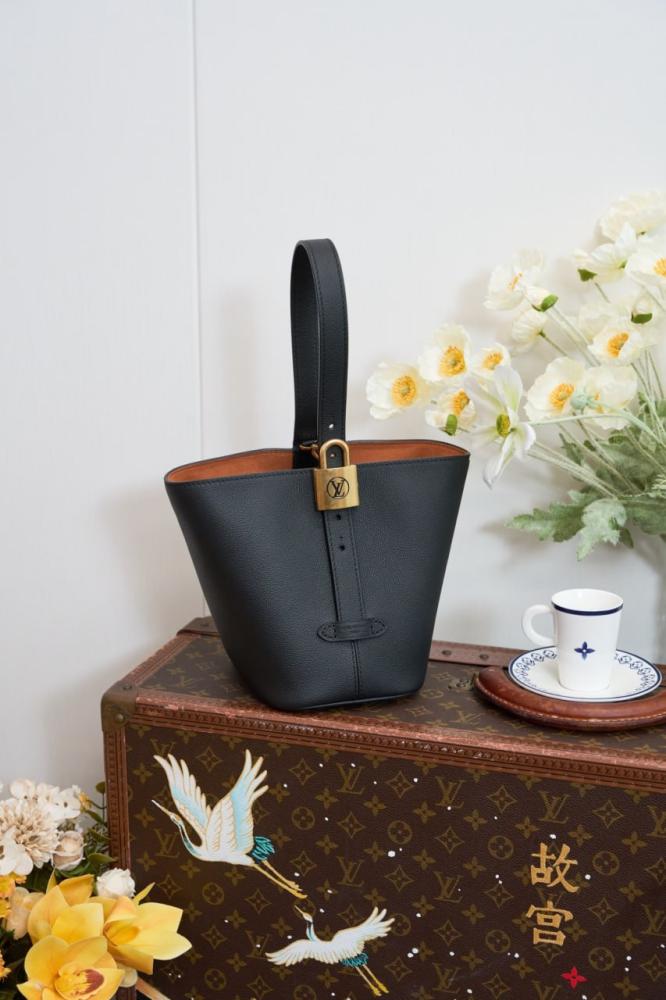 Louis Vuitton bags بريانا 232325