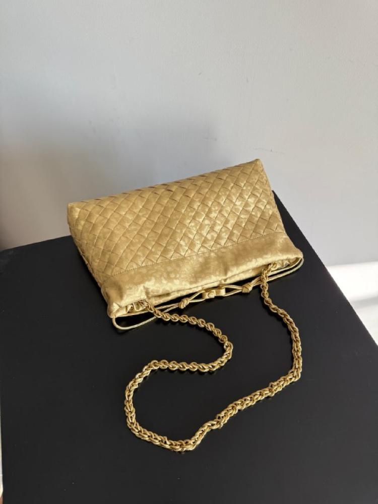 شنط  بوتيغا  برايانا 255410