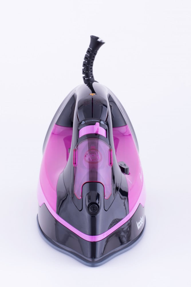 Black steam iron Collins