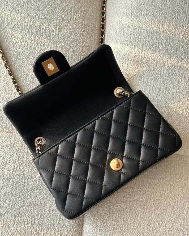 Chanel mini
