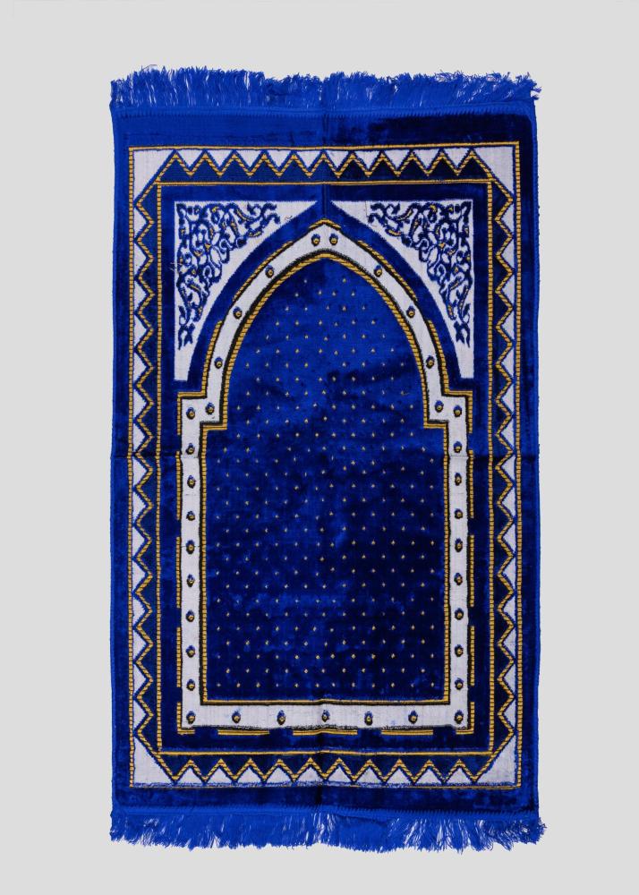 سجادة صلاة مطرزة بنقوش اسلامية