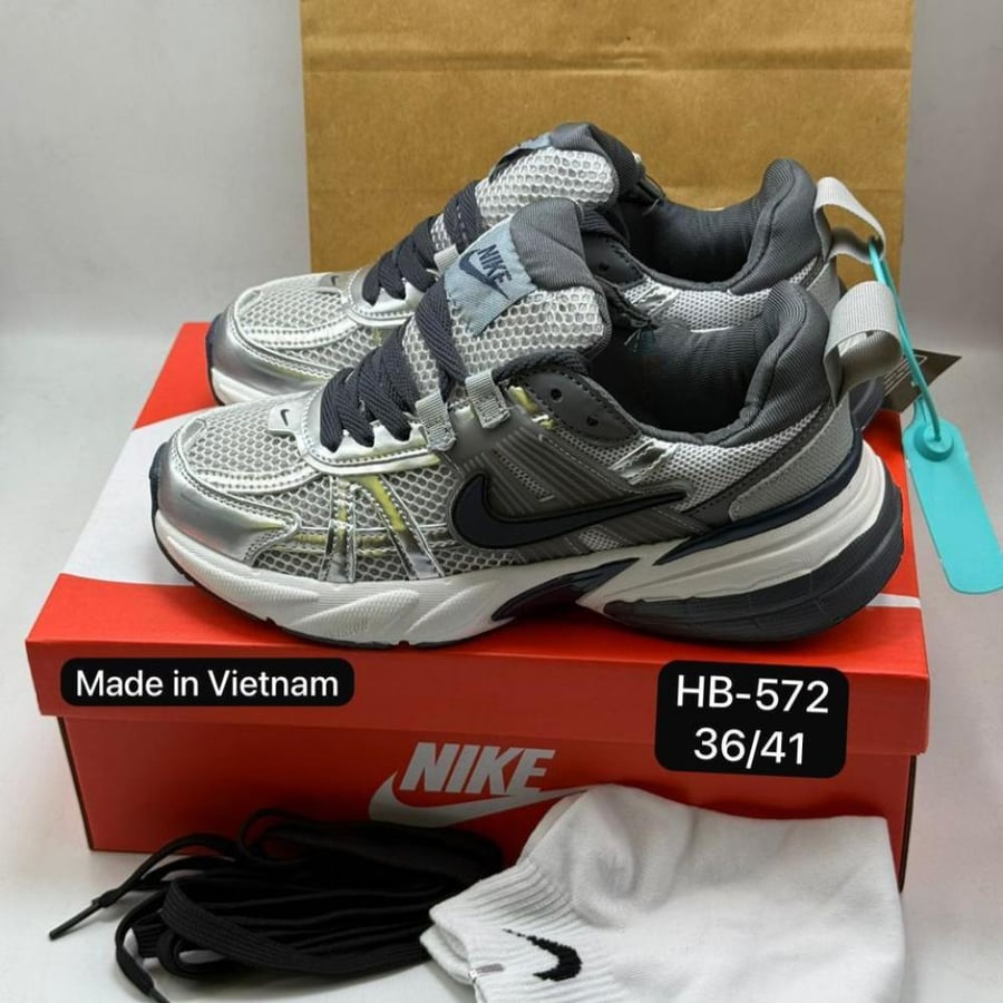 نايك V2K RUN جديد 572