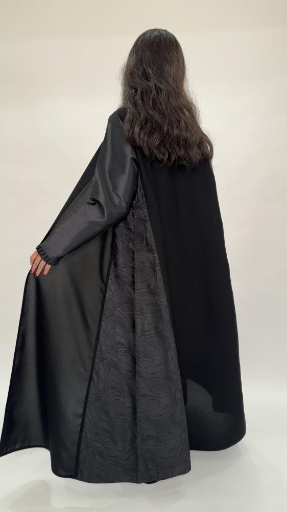 عباية لانا