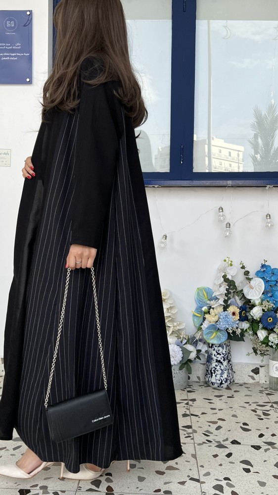 عباية لينا