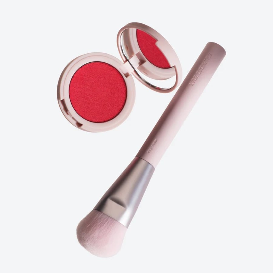 Kylie Cosmetics blush brush 04