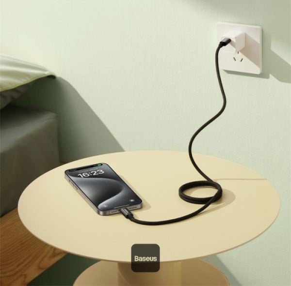 Baseus Tungsten Gold كابل USB-C إلى USB-C مغناطيسي 100 واط PD بطول 1 متر – أسود