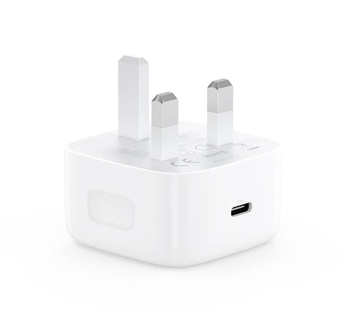 شاحن جداري من Ugreen بمنفذ USB-C بقوة 20 واط مع كابل USB-C إلى USB-C