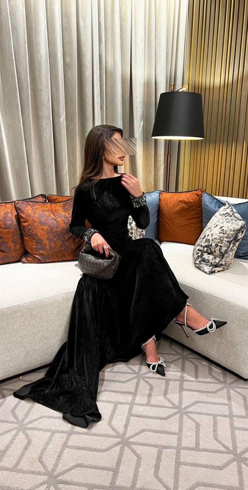 فستان اسود ناعم كرنكل