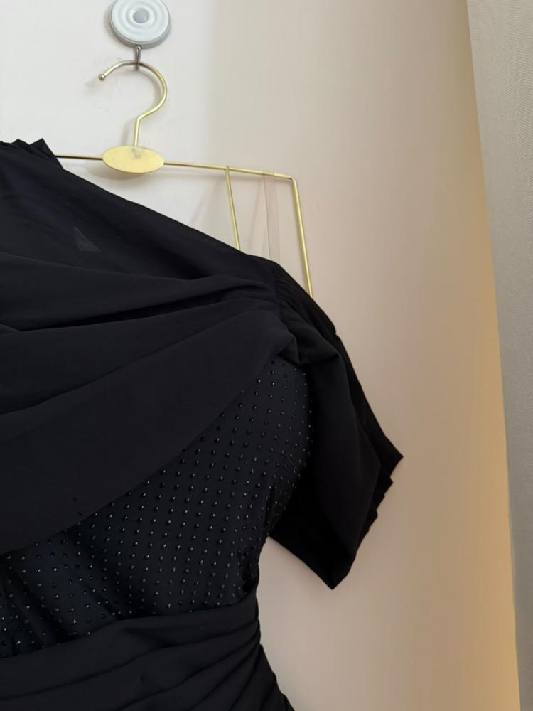 فستان كريب باربي منقط بفصوص لونين