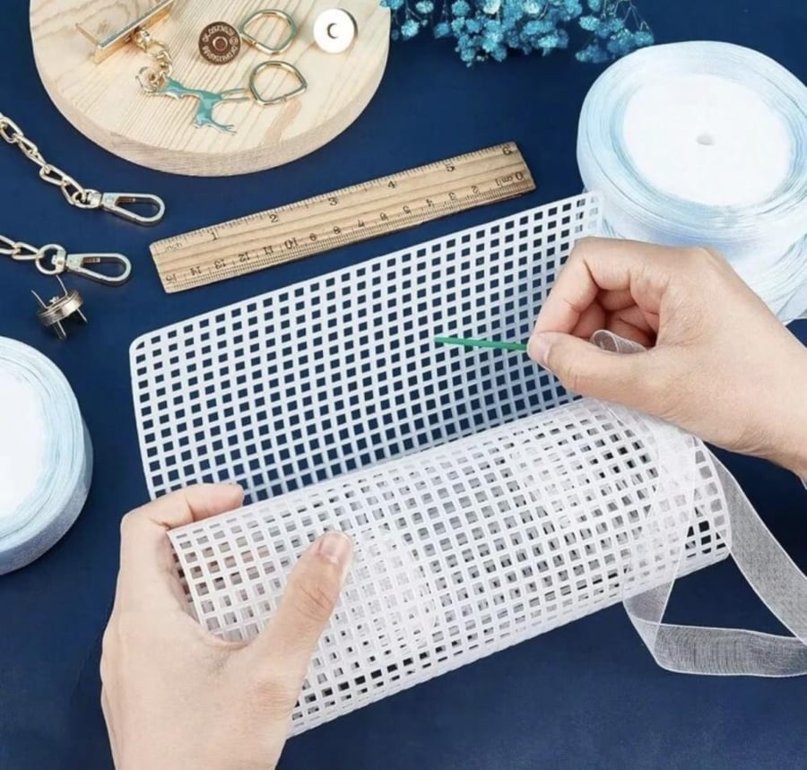 شبك كنفة بلاستيك لصناعة الشنط – بمقاسات مختلفة ابيض / اسود