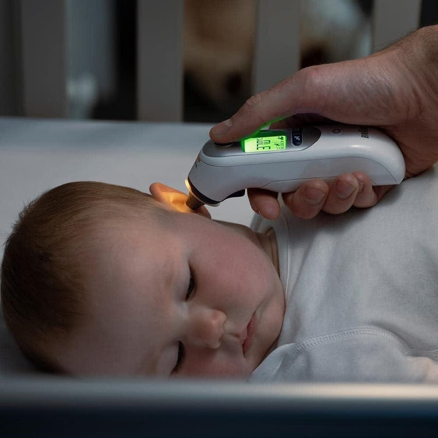 براون، +7 ThermoScan مقياس حرارة عن طريق الأذن، مع الوضع الليلي - الإصدار الجديد