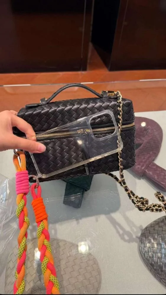 Bottega giotti  بني داكن