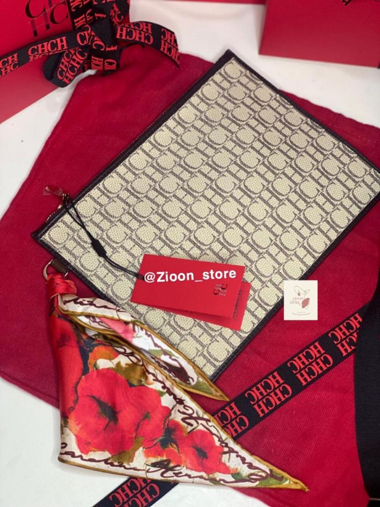 Carolina Herrera pouch
