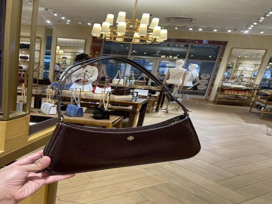 Tory Burch شنطة كتف حجم صغير بالطلب ١-٢ اسبوع