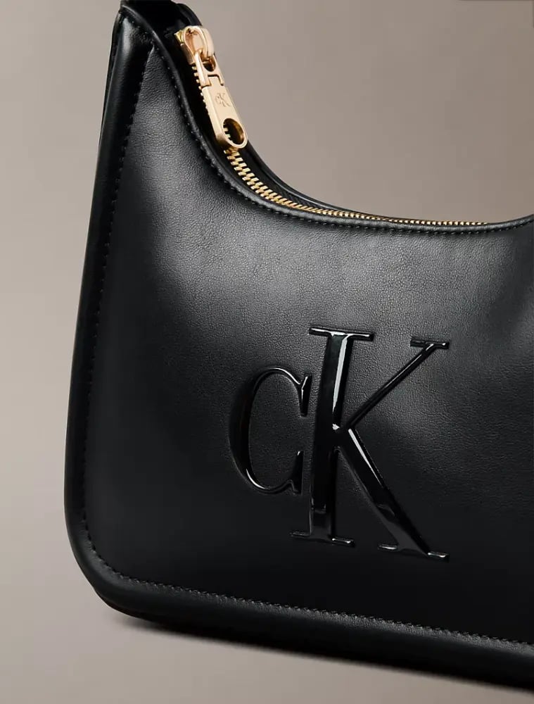كالفن كلاين Embossed Monogram Shoulder Bag بالطلب ٢-٣ اسبوع