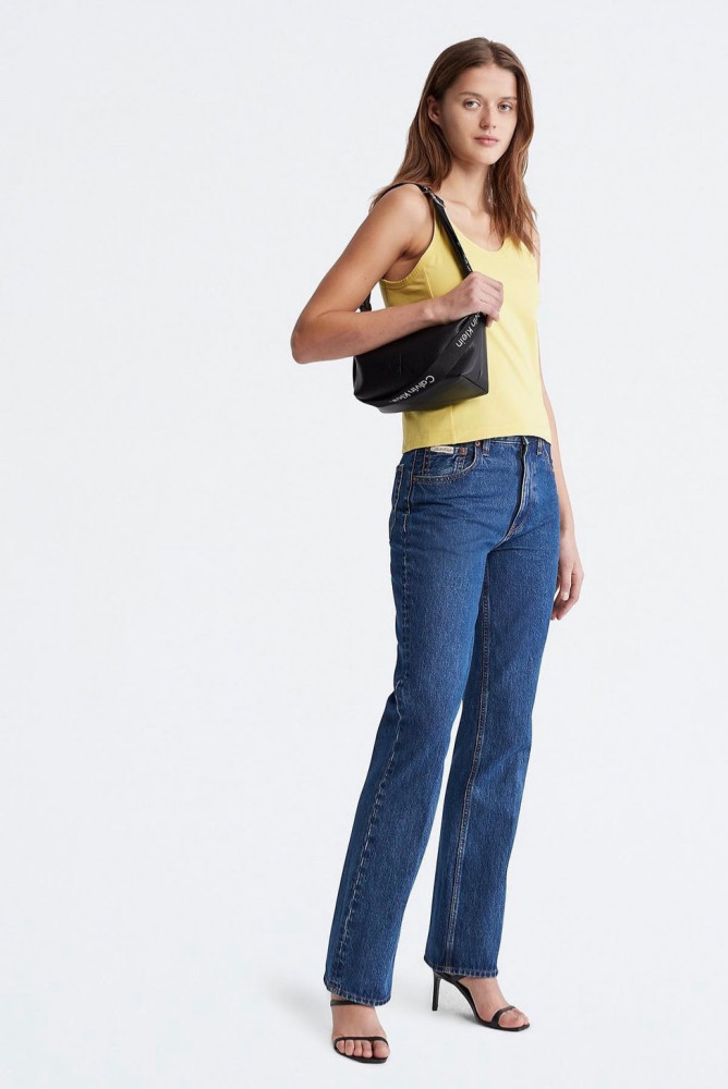 Calvin Klein  All Day Small Round Shoulder Bag شنطه كتف ويمكن التحكم بطول السير حجم صغير تصل خلال 3-4 اسبوع باذن الله