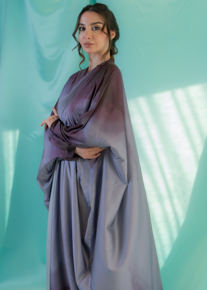 Silk abaya with wave pattern, maroon