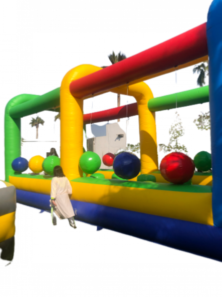 The huge crane game 10 * 5 * 3.5 m