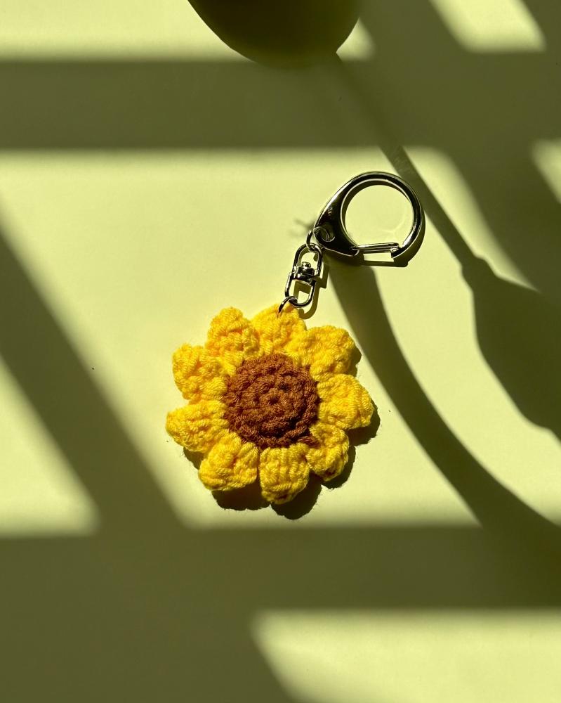 ميدالية زهرة الشمس حجم صغير ☀️