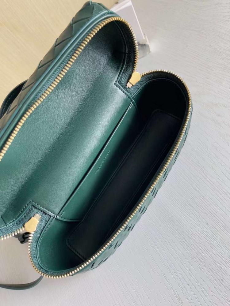 BOTTEGA VENETA 22CM
