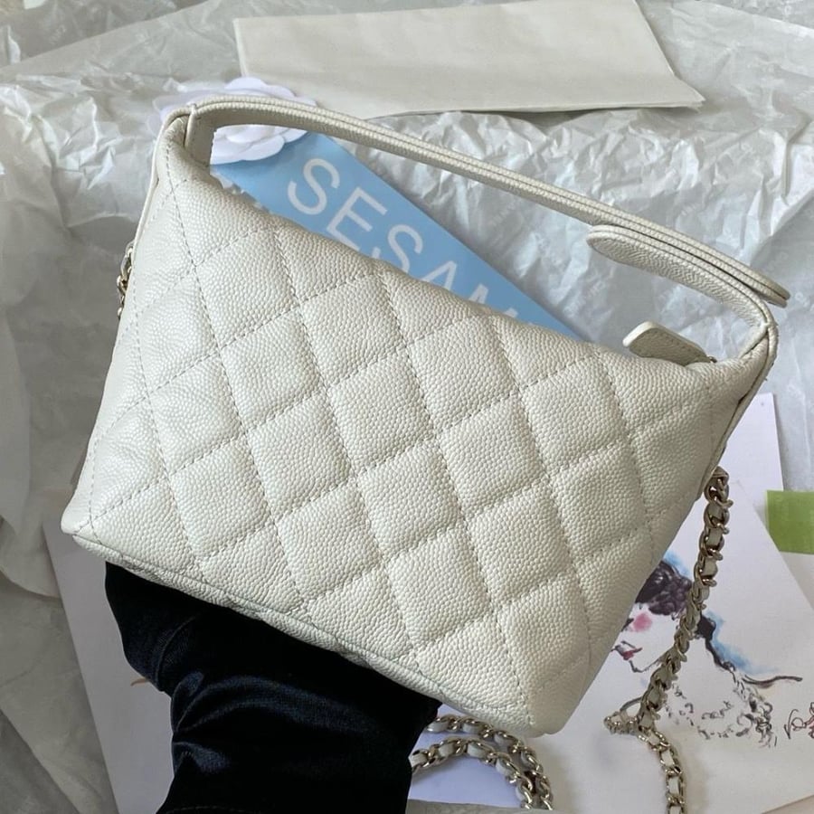 CHANEL 21.5CM