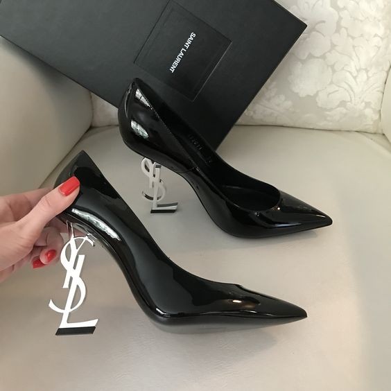 SAINT LAURENT