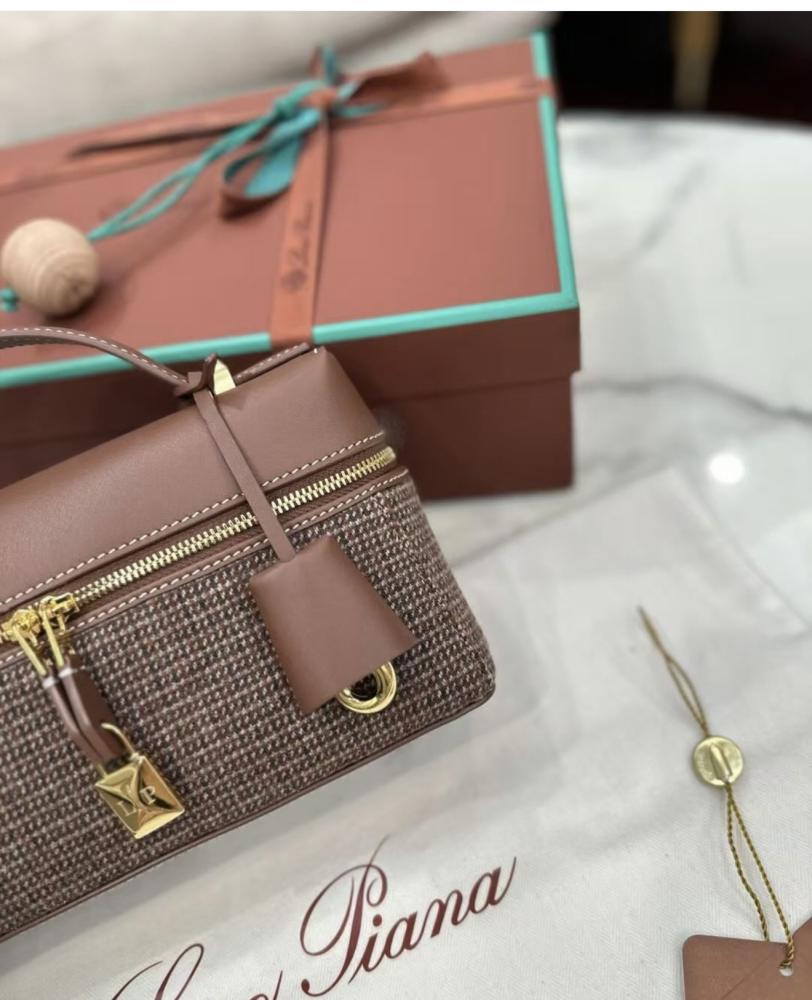 Loro Piana  19CM