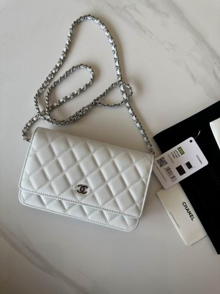 CHANEL 19CM