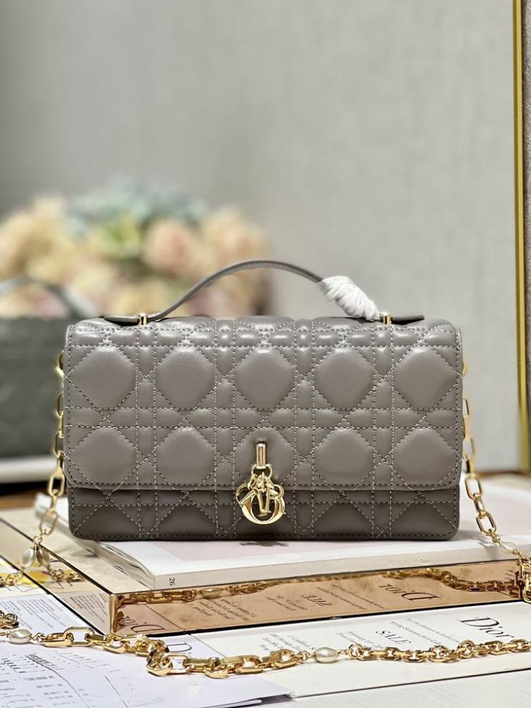 DIOR 21CM