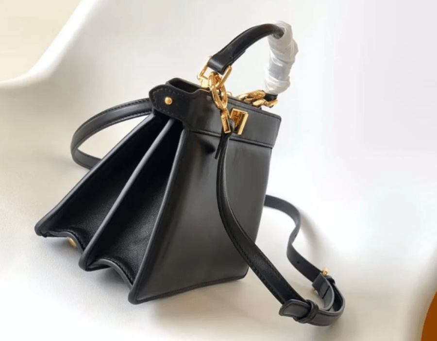 FENDI Peekaboo small 27CM