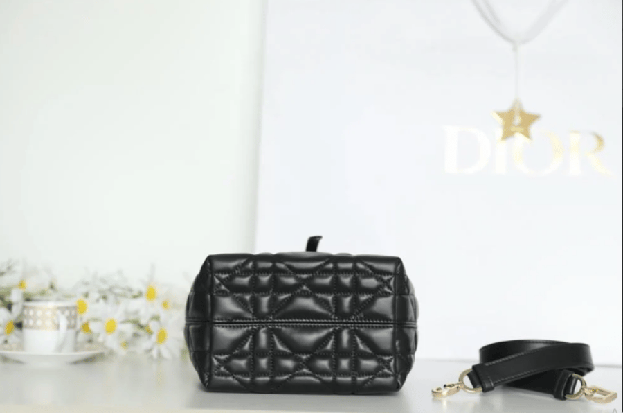 DIOR 18,5CM