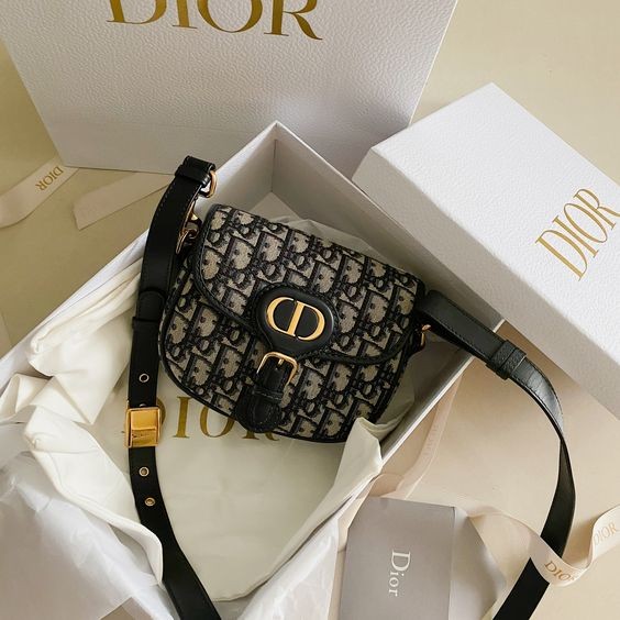 DIOR BOBBY 18CM