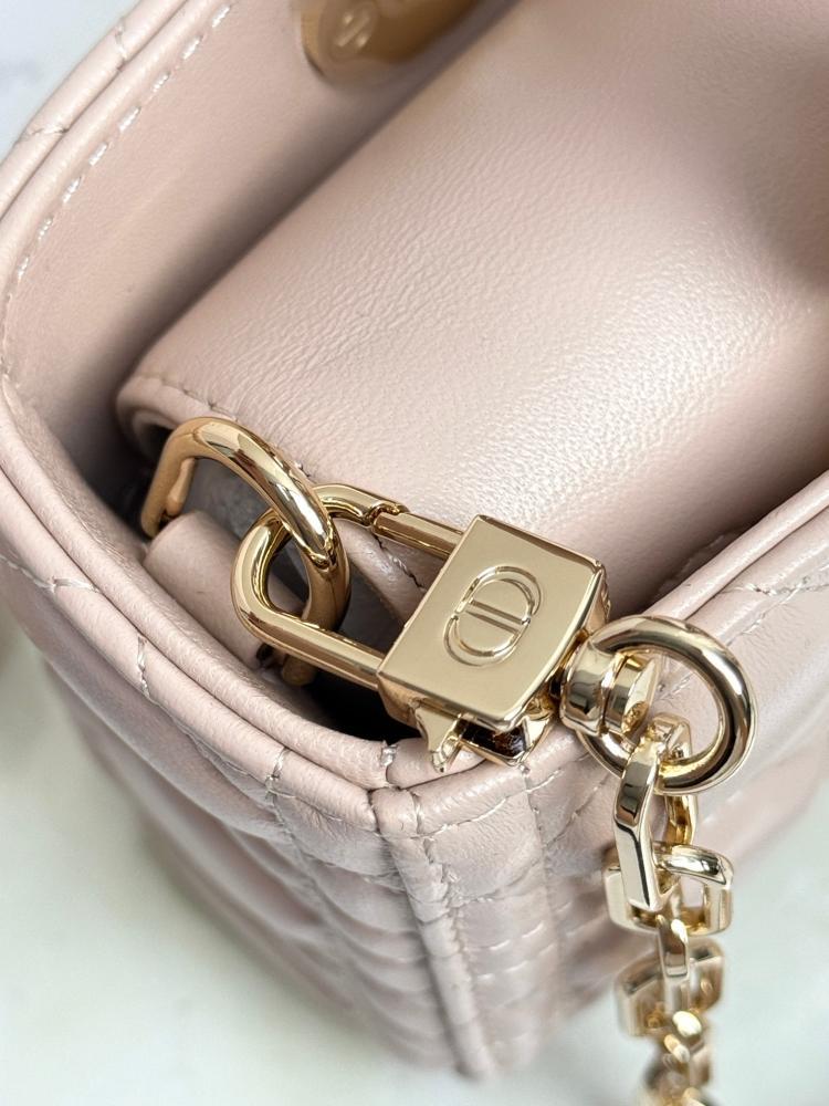 بيج الجديده Micro Dior joy 22cm