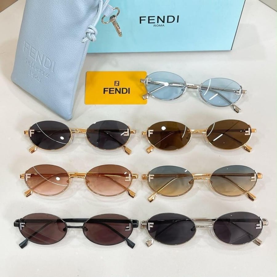 FENDI اسود بفضي