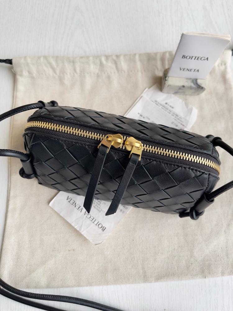 BOTTEGA Concert Pouch 18.5CM