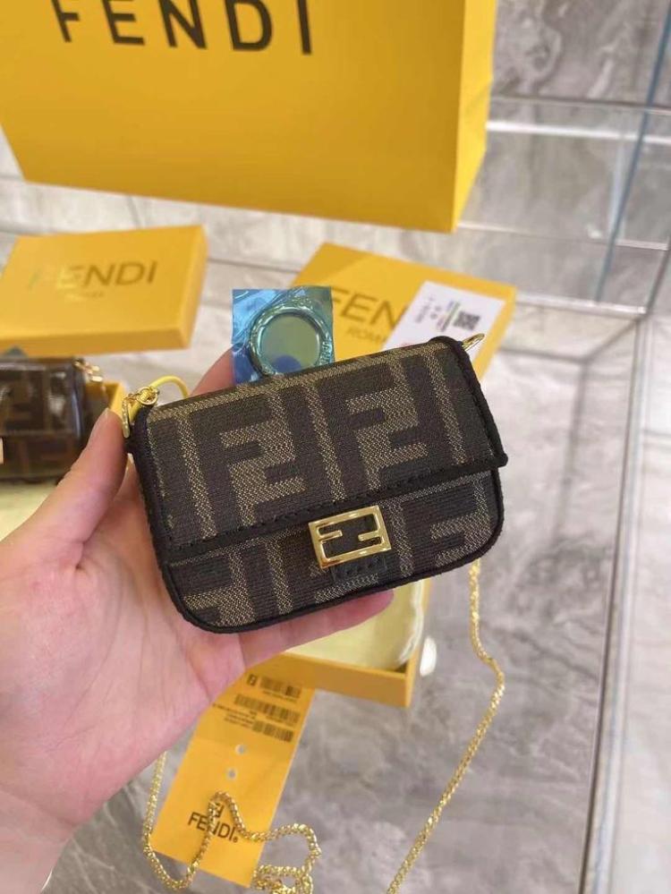 FENDI NANO 10,5CM