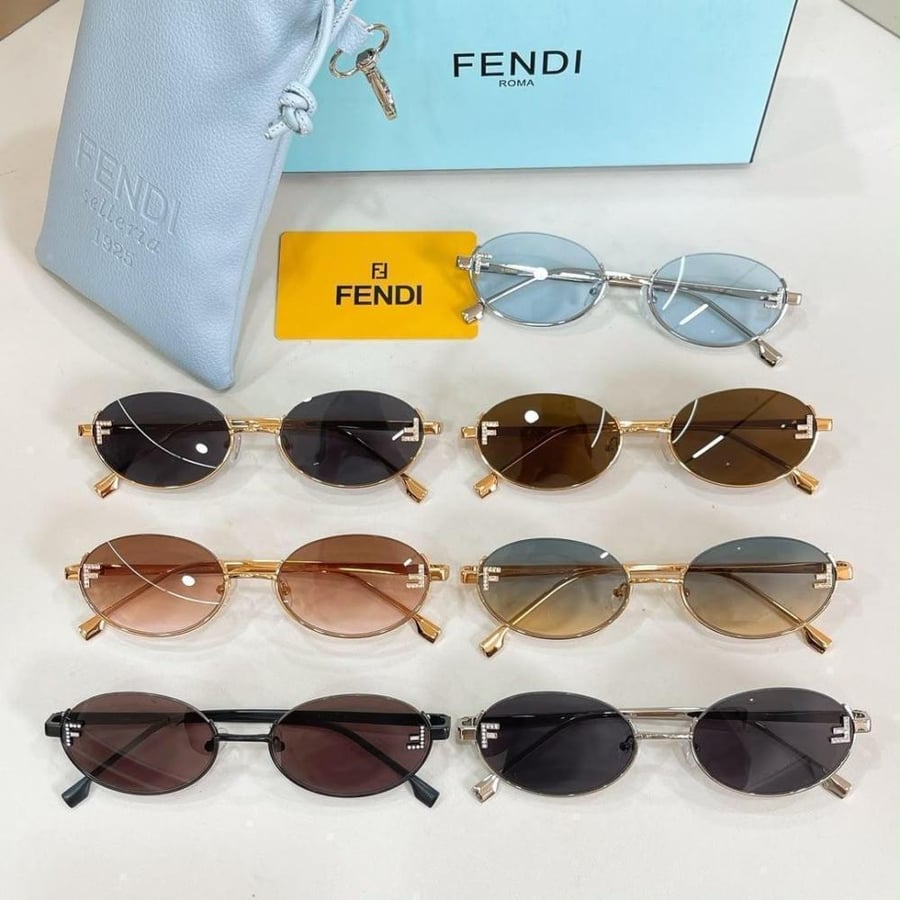 FENDI اسود بفضي
