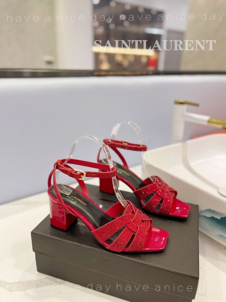 SAINT LAURENT