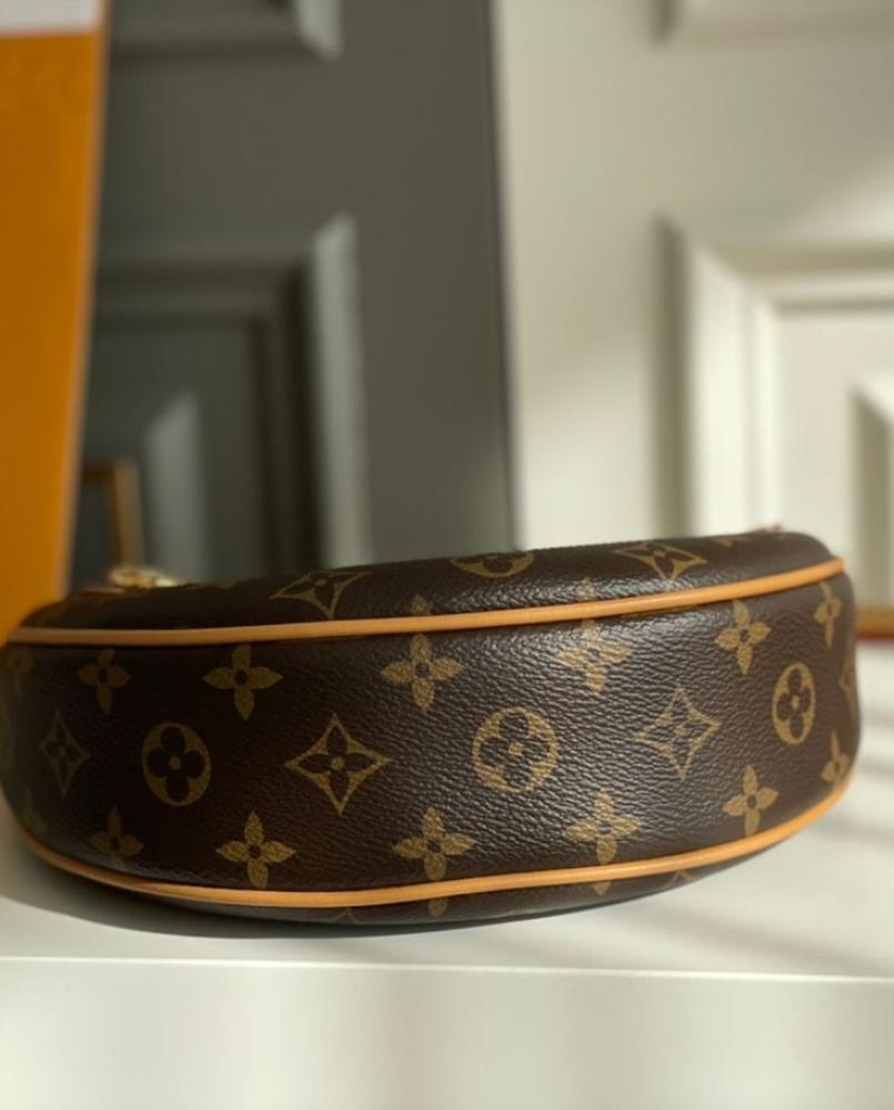 Louis Vuitton 23CM