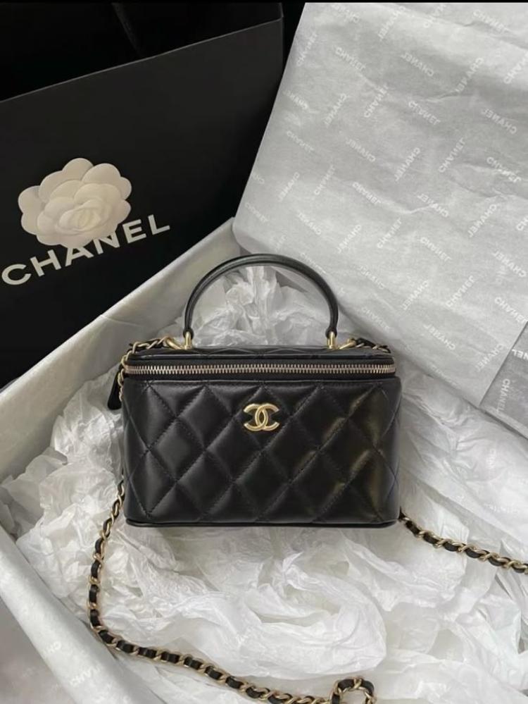 Chanel 17CM