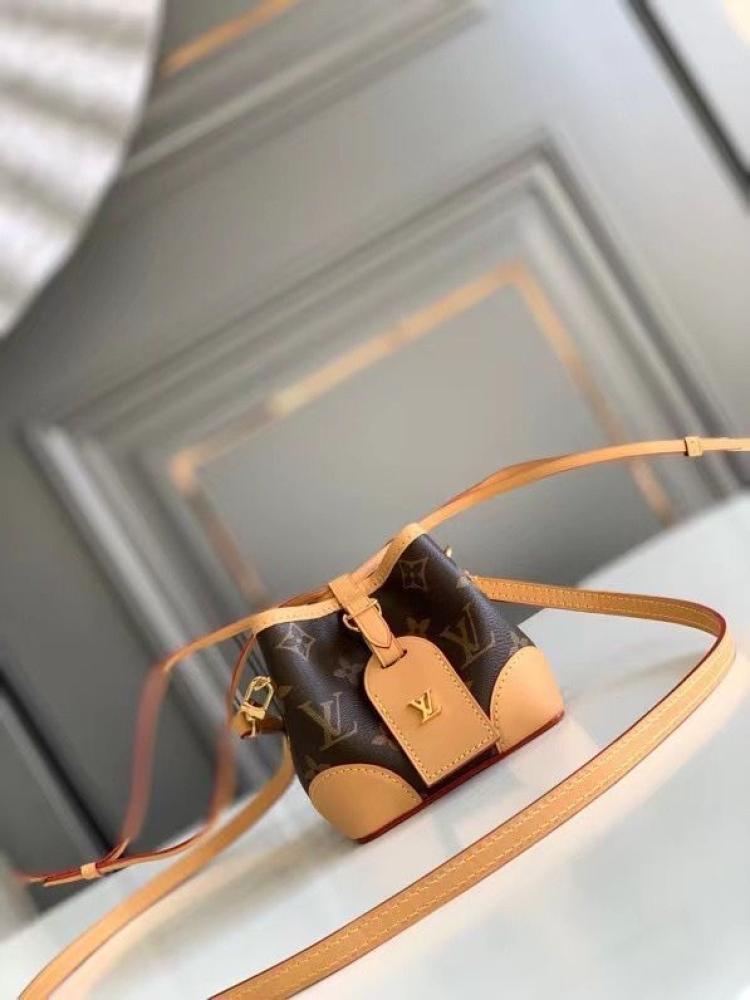 Louis Vuitton 11cm