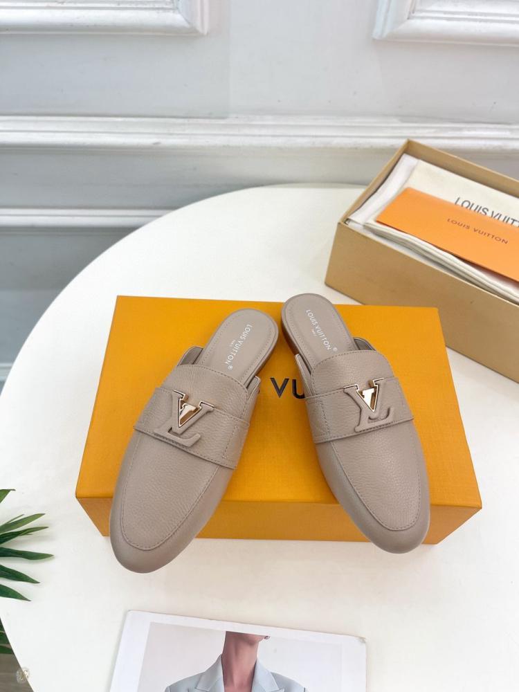 LOUIS VUITTON مقاس 39