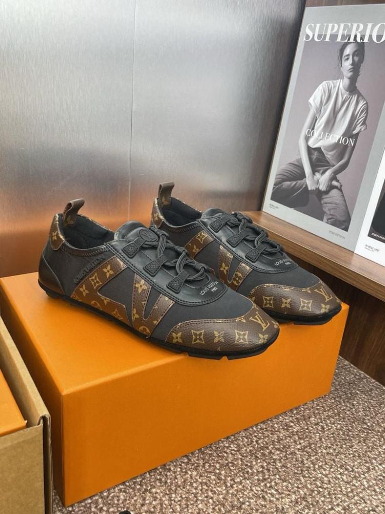 LOUIS VUITTON مقاس 38
