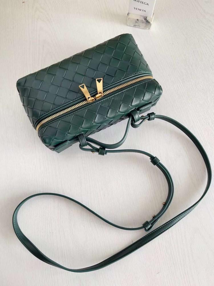 BOTTEGA VENETA 22CM