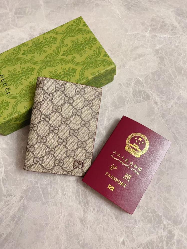 GUCCI حامل جواز السفر