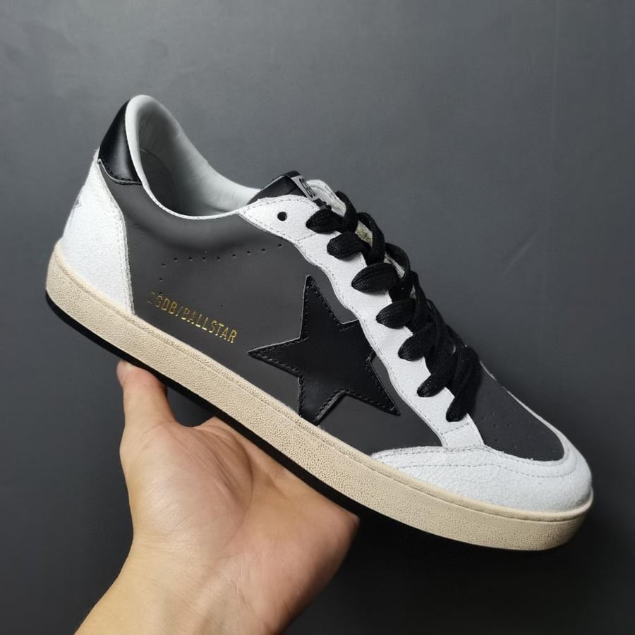 GOLDEN GOOSE
