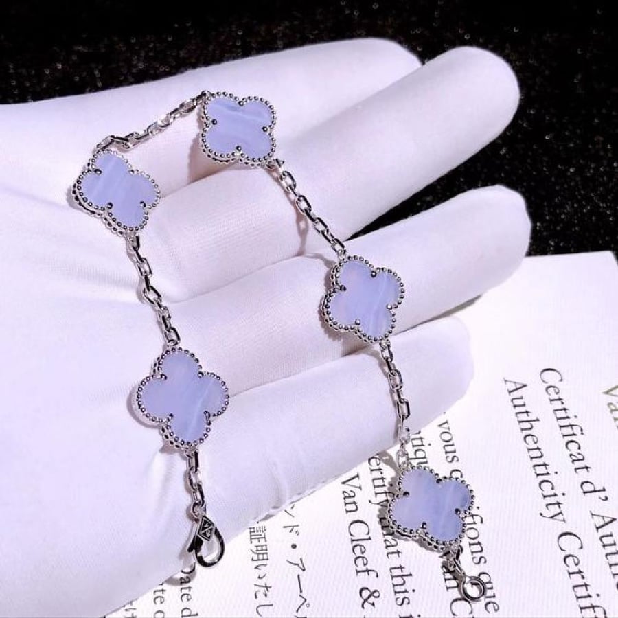 van cleef & arpels مطليه