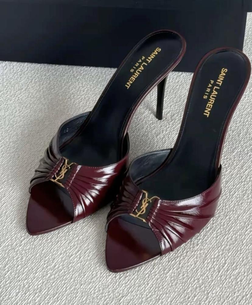 SAINT LAURENT